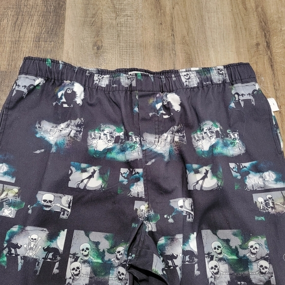 Disney Men's Black Graphic Pants - Picture 6 of 16